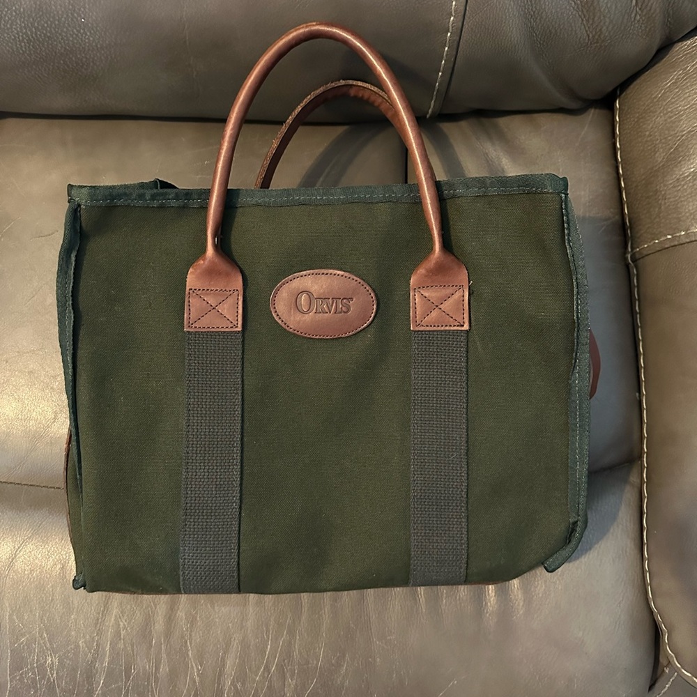 Vintage Orvis leather and canvas tote bag. (MSRP $250)